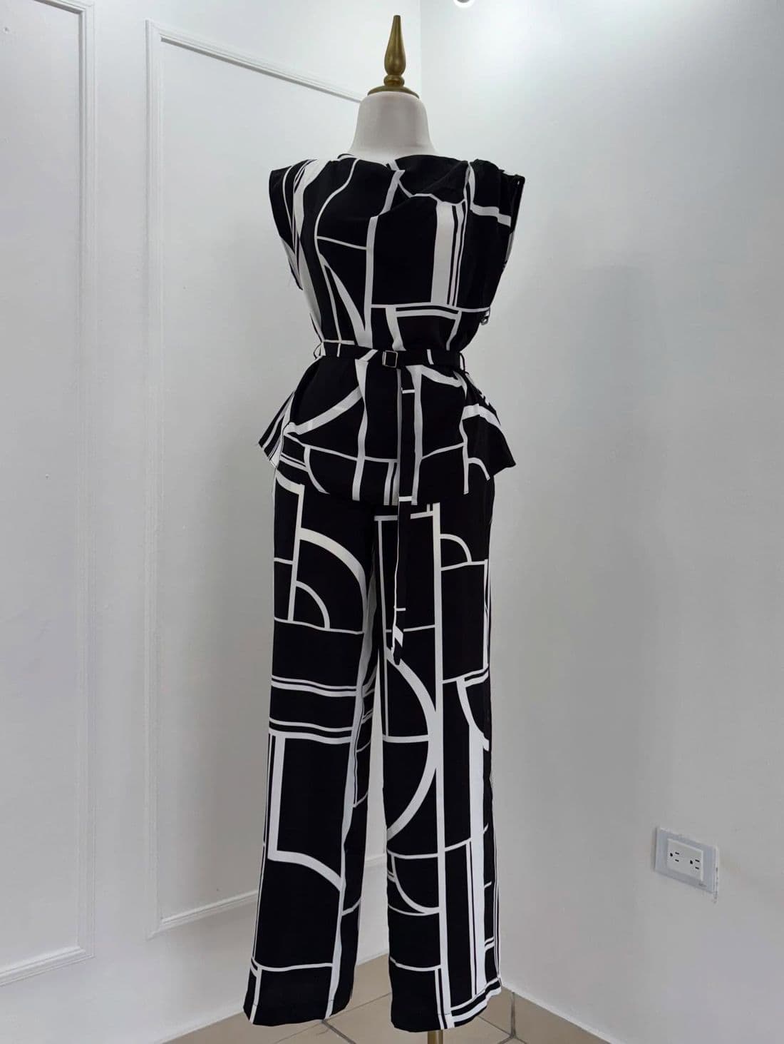 Boutique Chic Avenue — Pieza 40